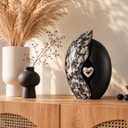 Elegante zwarte urn Vida met zilverkleurig hart