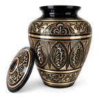 Zwarte messing urn Noblesse met vlinders voor volwassenen